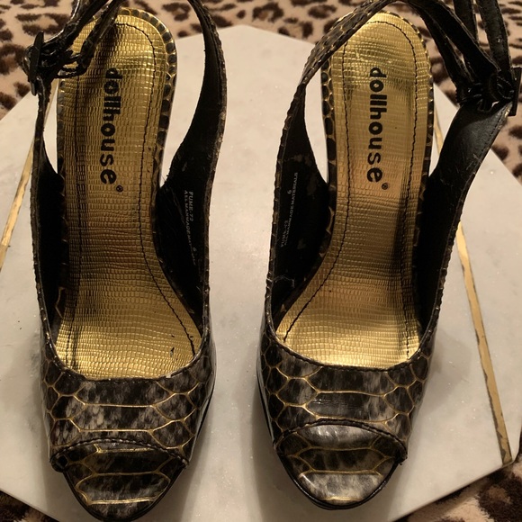 Dollhouse snake-like patter really cool heels to wear! - Picture 2 of 4